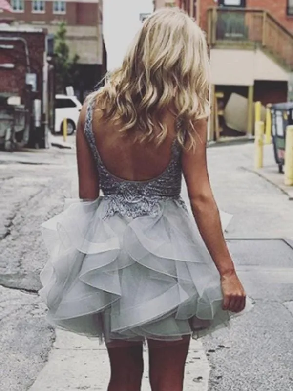 Bridelily A-Line Tulle V-neck Sleeveless Short/Mini With Applique Dresses