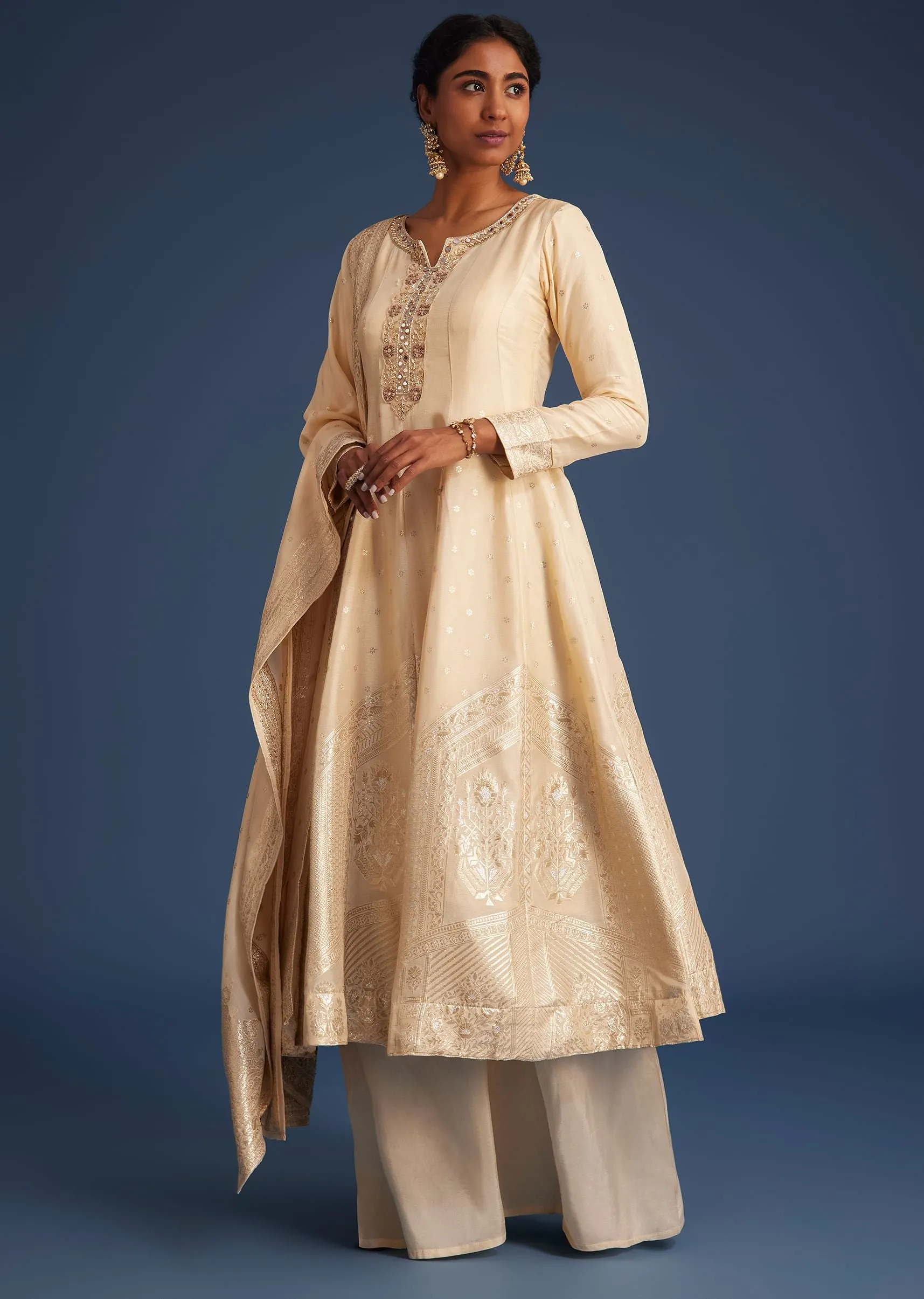 Cream Jacquard Kurta Set With Banarasi Silk Dupatta