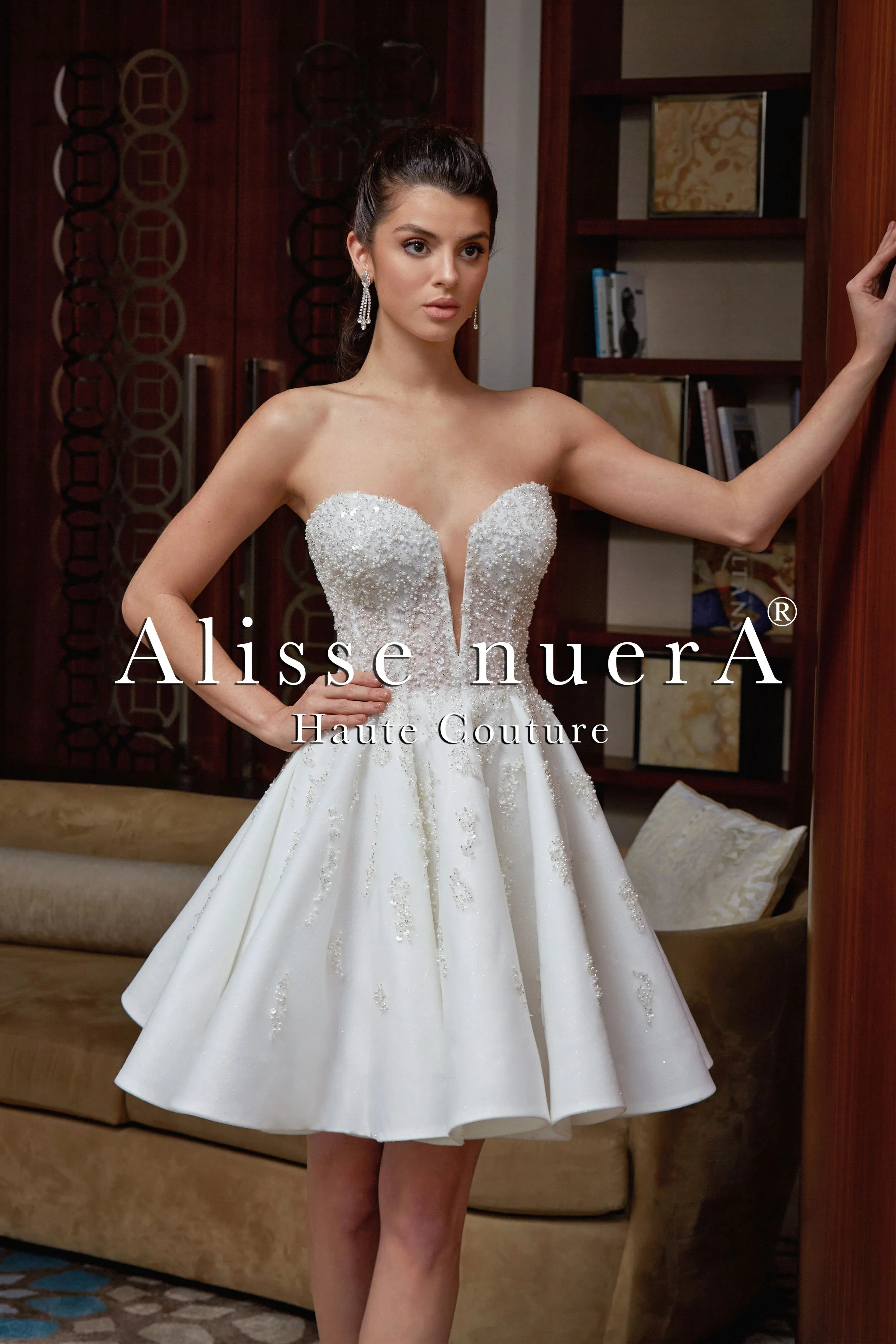 Strapless Sweetheart Neck Flounce Mini Skirt Wedding Dress Model
